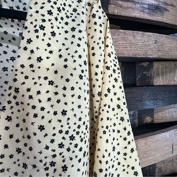 Levi’s Top - Picture 2 of 7